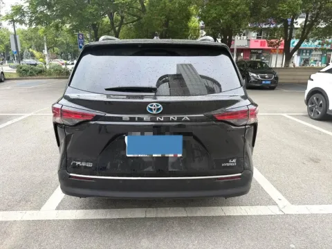2024 Toyota Sienna 2.5L 189HP L4 E-CVT Hybrid