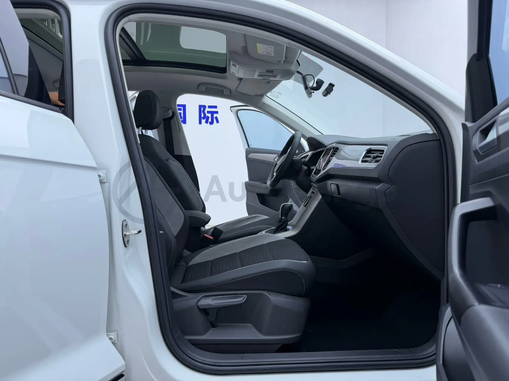 2022 Volkswagen T-Roc 1.4T 150HP L4 7DCT,autocango,china used car exporter,china ev exporter,chinese used car exporter,chinese used ev exporter