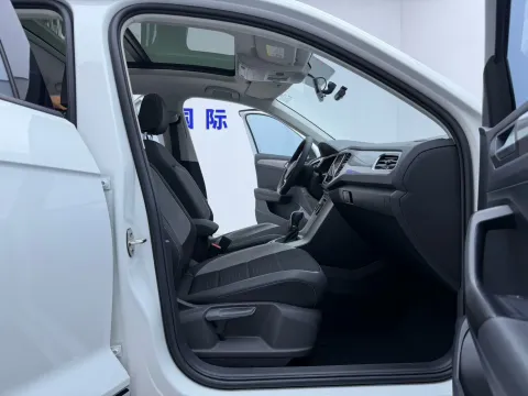 2022 Volkswagen T-Roc 1.4T 150HP L4 7DCT