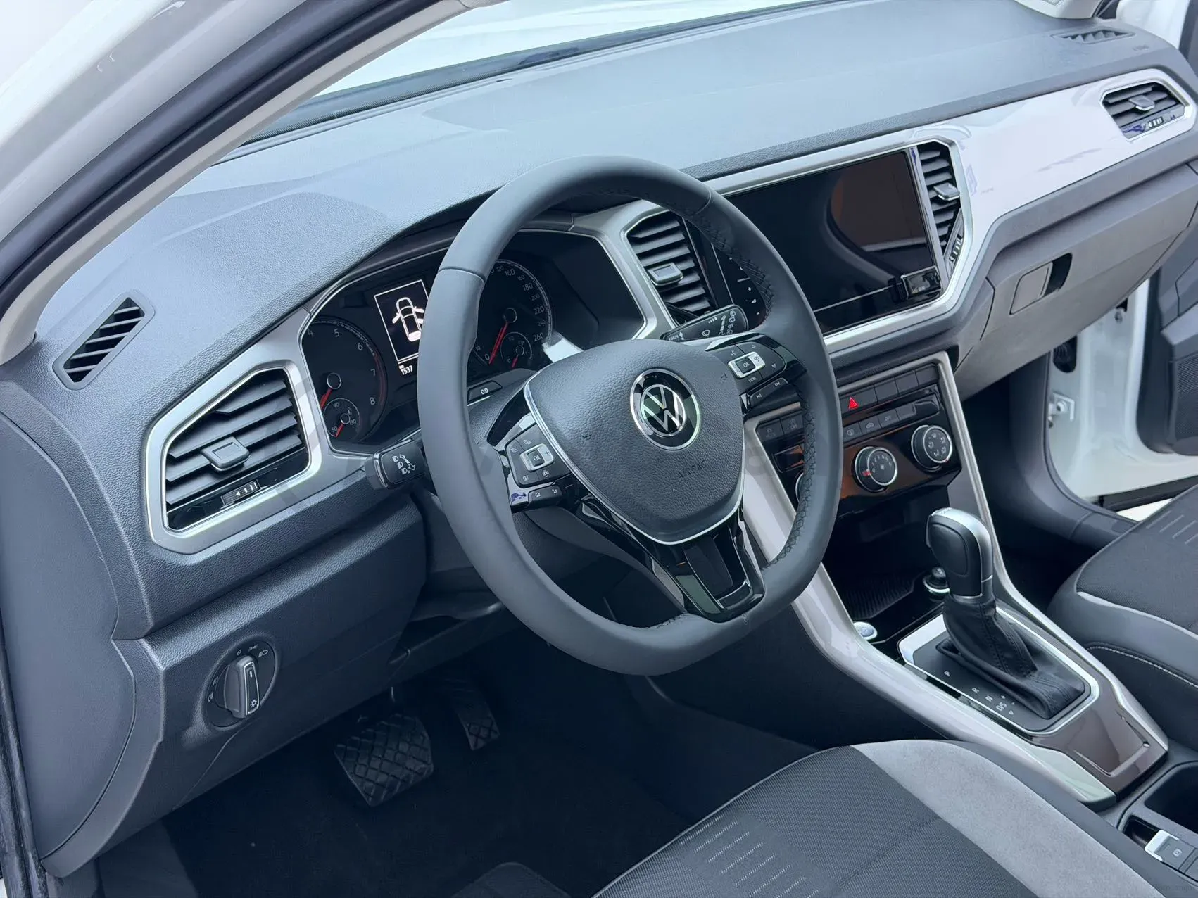 2022 Volkswagen T-Roc 1.4T 150HP L4 7DCT,autocango,china used car exporter,china ev exporter,chinese used car exporter,chinese used ev exporter