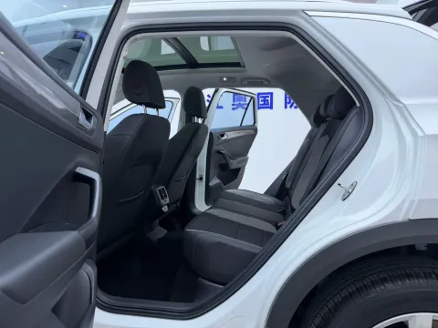 2022 Volkswagen T-Roc 1.4T 150HP L4 7DCT