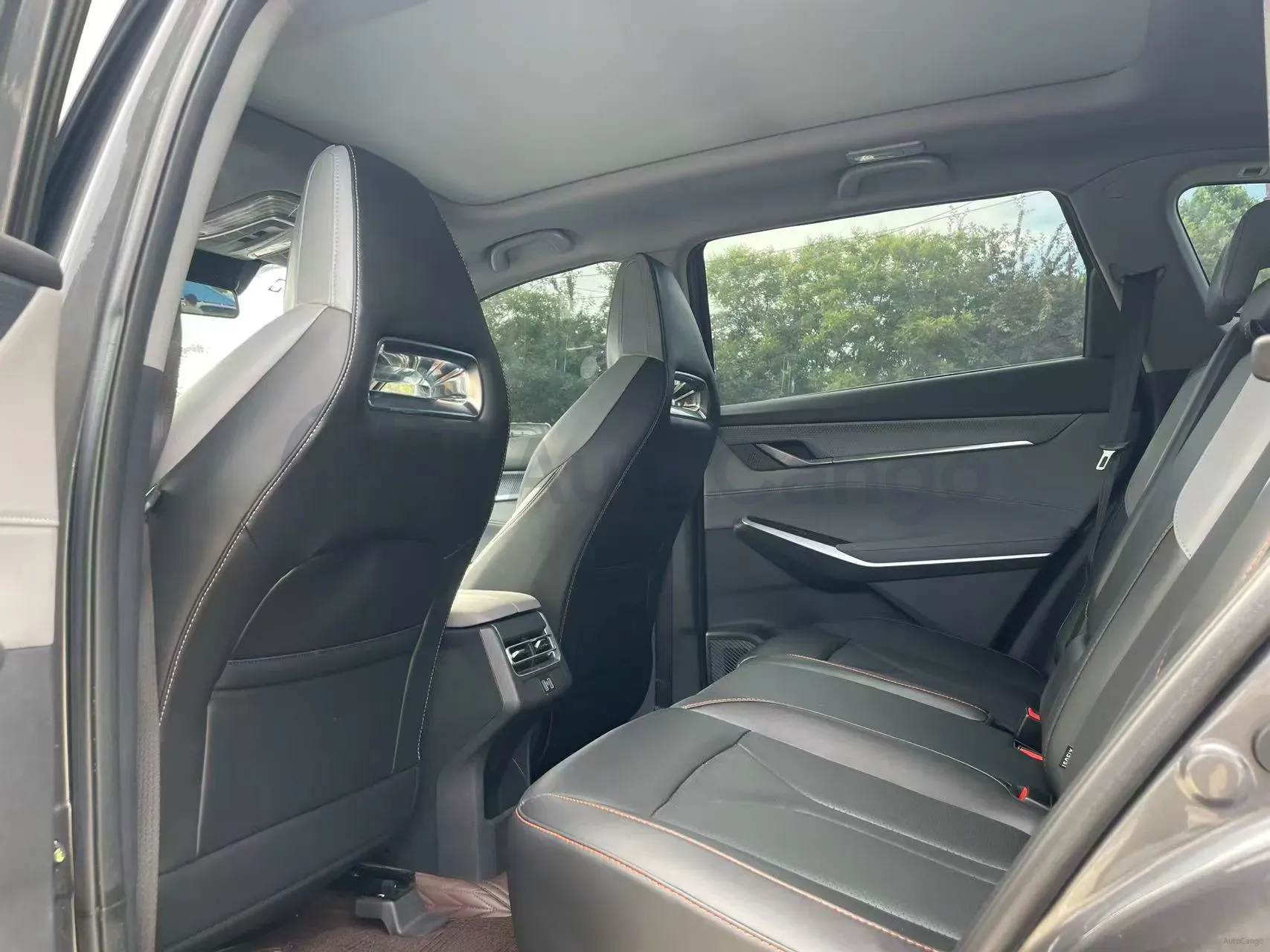 2022 ChangAn CS75 Plus 1.5T 178HP L4 6AT,autocango,china used car exporter,china ev exporter,chinese used car exporter,chinese used ev exporter