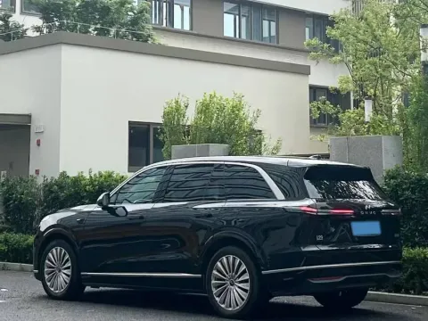 2025 ONVO L90 BEV