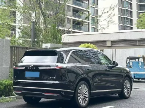 2025 ONVO L90 BEV