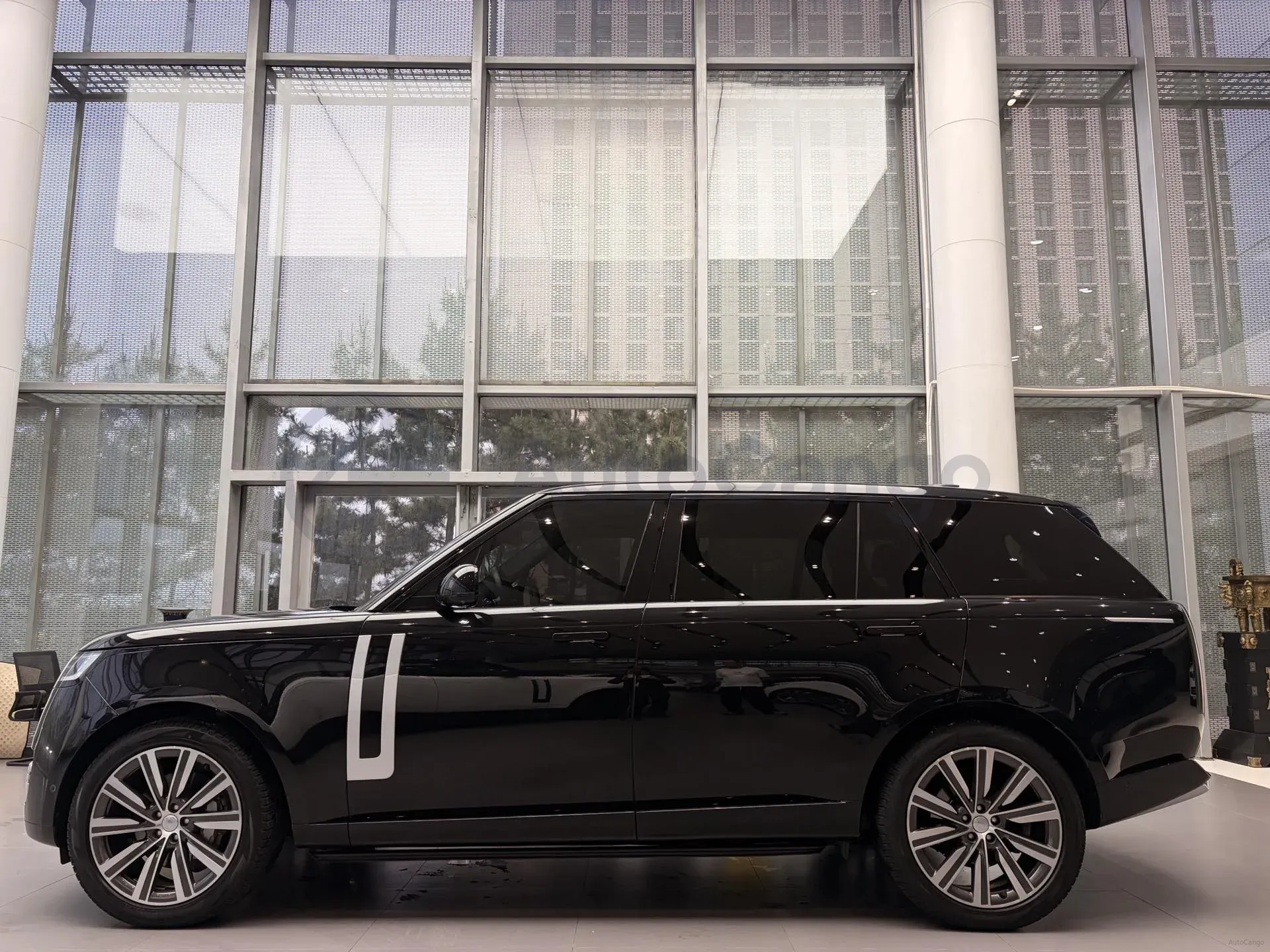 2023 Land Rover Range Rover 3.0T 400HP L6 8AT,autocango,china used car exporter,china ev exporter,chinese used car exporter,chinese used ev exporter