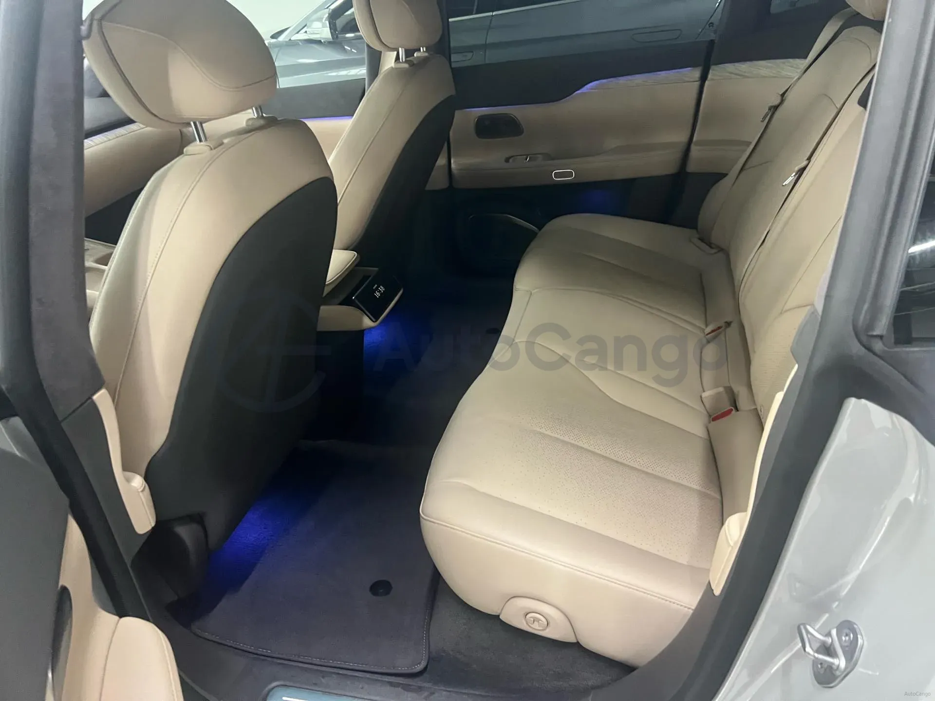2022 Wowsen Ford Youth 2.0T 203HP L4 6AT,autocango,china used car exporter,china ev exporter,chinese used car exporter,chinese used ev exporter