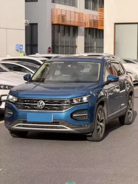 2019 JEEP CHEROKEE,autocango,china used car exporter,china ev exporter,chinese used car exporter,chinese used ev exporter