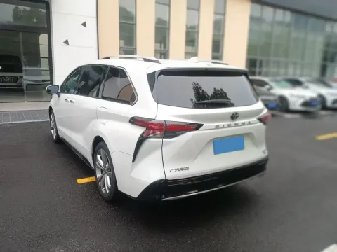 2024 Toyota Sienna 2.5L 189HP L4 E-CVT Hybrid,autocango,china used car exporter,china ev exporter,chinese used car exporter,chinese used ev exporter