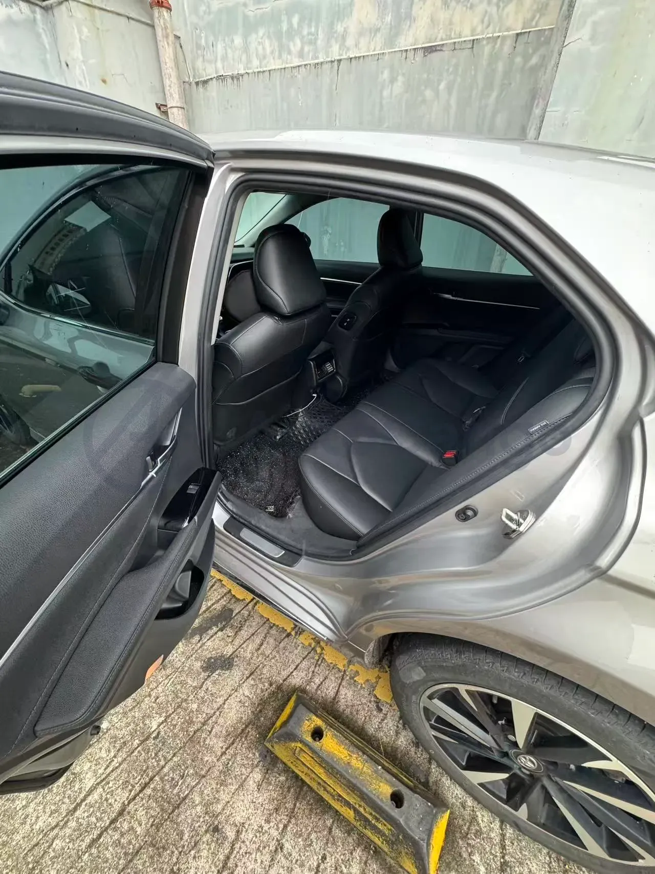 2023 Toyota Camry 2.0L 177HP L4 CVT,autocango,china used car exporter,china ev exporter,chinese used car exporter,chinese used ev exporter