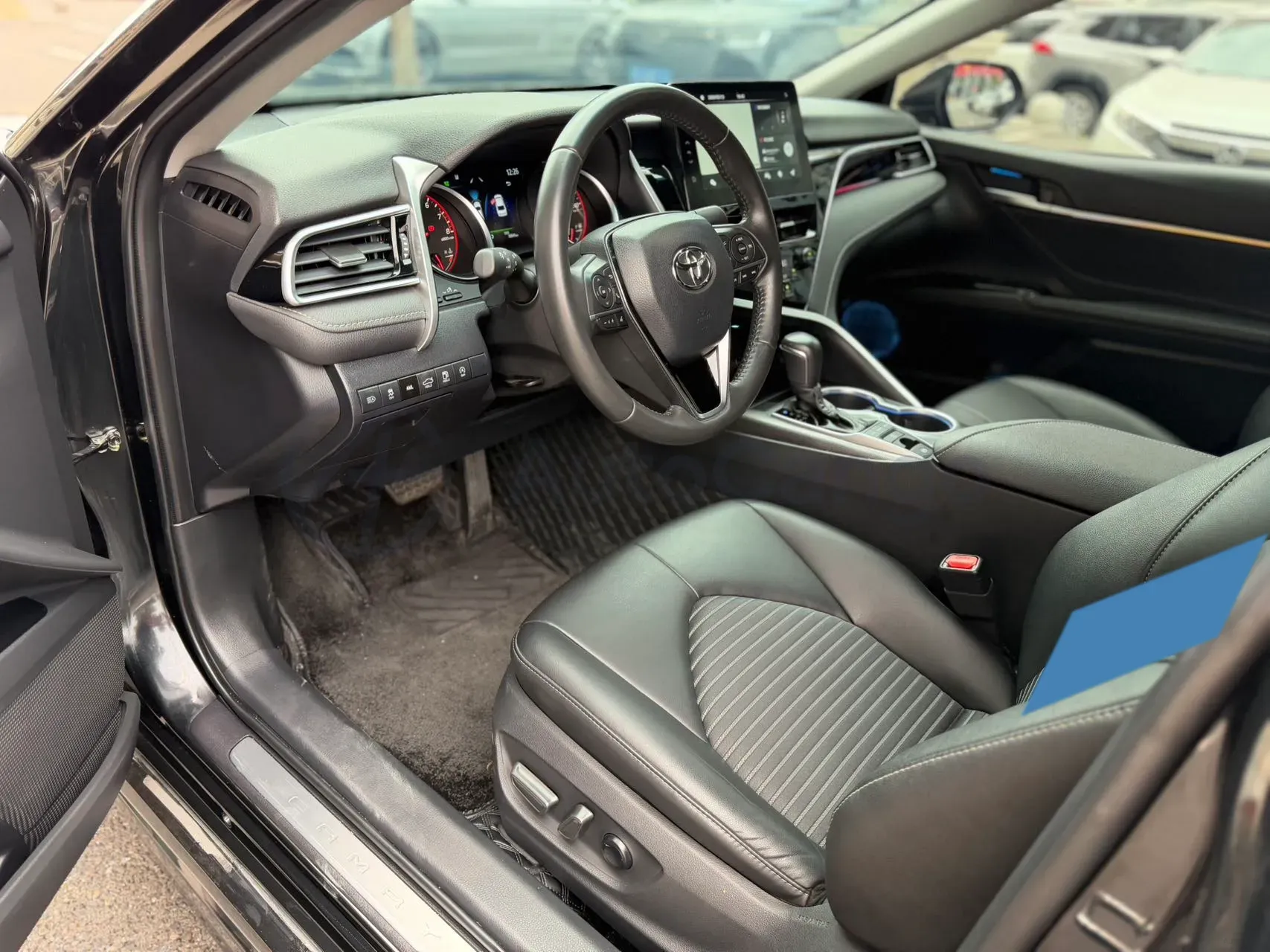 2023 Toyota Camry 2.0L 177HP L4 CVT,autocango,china used car exporter,china ev exporter,chinese used car exporter,chinese used ev exporter