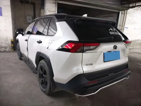 2024 Toyota RAV4 2.0L 171HP L4 CVT,autocango,china used car exporter,china ev exporter,chinese used car exporter,chinese used ev exporter