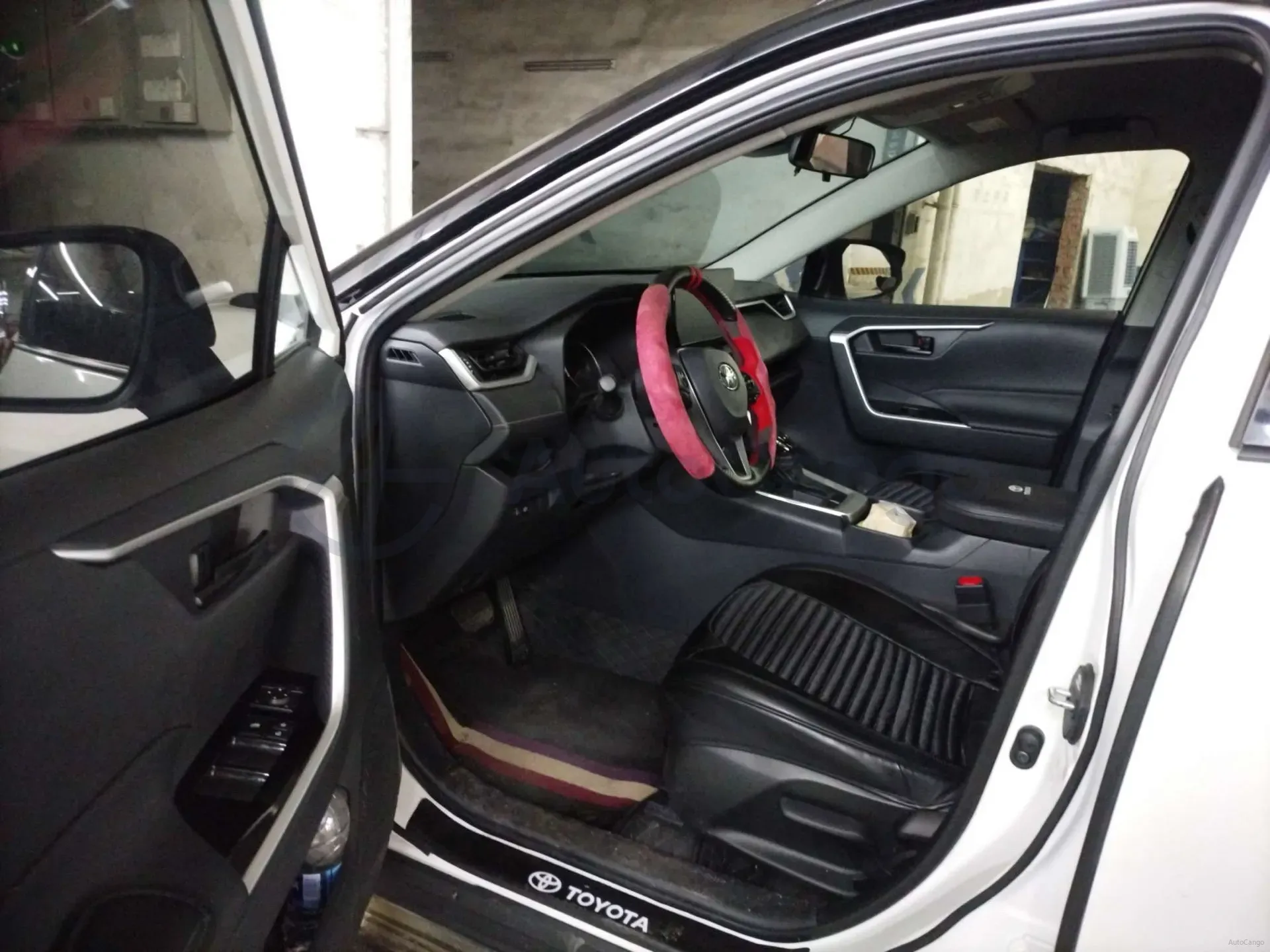 2024 Toyota RAV4 2.0L 171HP L4 CVT,autocango,china used car exporter,china ev exporter,chinese used car exporter,chinese used ev exporter