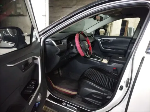 2024 Toyota RAV4 2.0L 171HP L4 CVT,autocango,china used car exporter,china ev exporter,chinese used car exporter,chinese used ev exporter