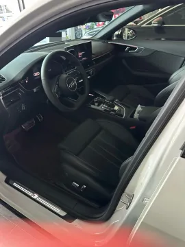 2024 Audi A4L 2.0T 190HP L4 7DCT