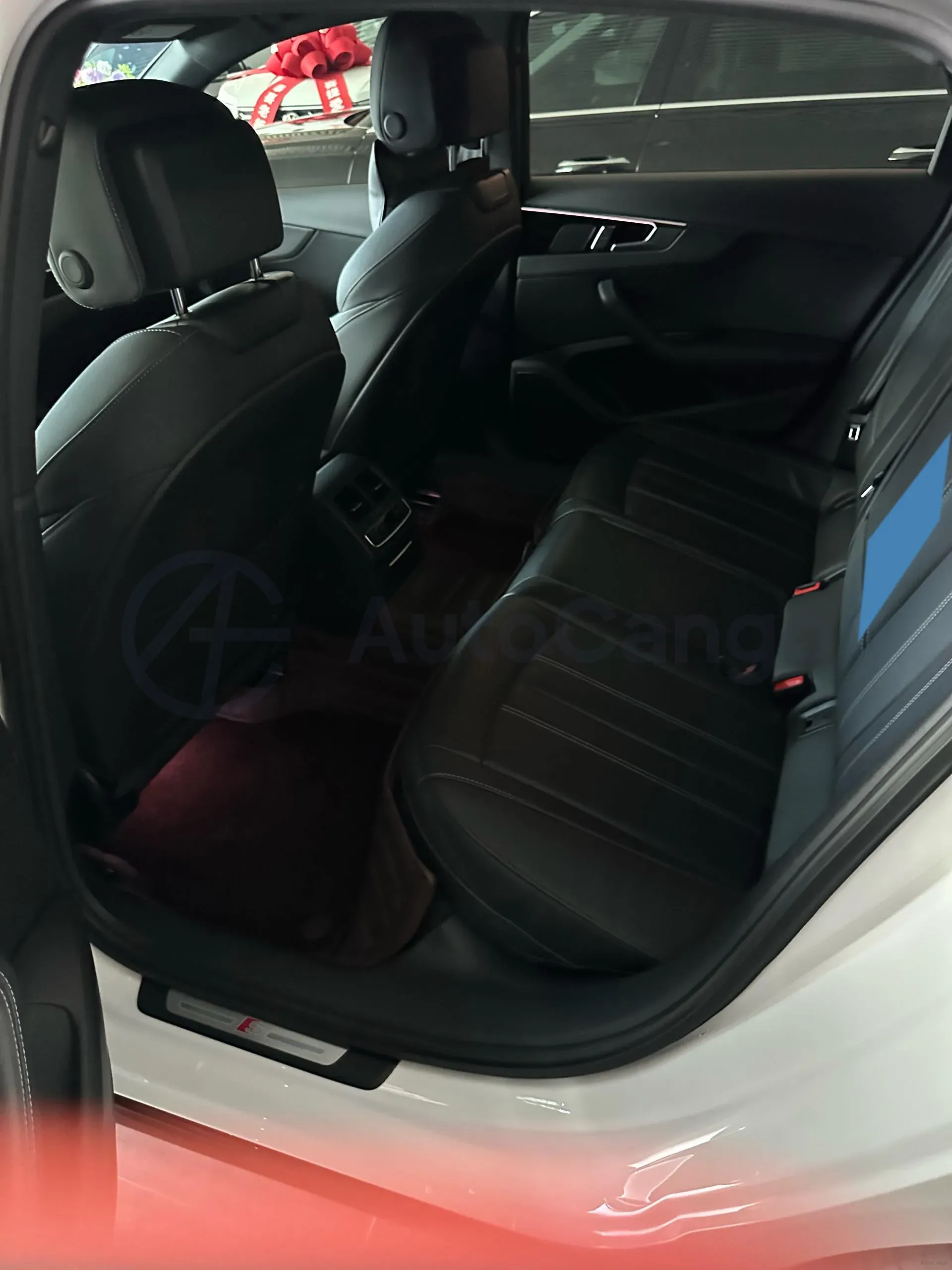 2024 Audi A4L 2.0T 190HP L4 7DCT,autocango,china used car exporter,china ev exporter,chinese used car exporter,chinese used ev exporter