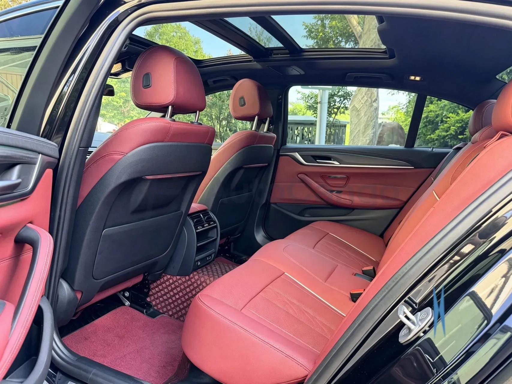 2021 BMW 5 Series 2.0T 252HP L4 8AT,autocango,china used car exporter,china ev exporter,chinese used car exporter,chinese used ev exporter
