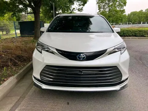 2024 Toyota Sienna 2.5L 189HP L4 E-CVT Hybrid,autocango,china used car exporter,china ev exporter,chinese used car exporter,chinese used ev exporter