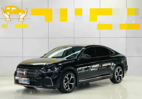 2025 VOLKSWAGEN PASSAT,autocango,china used car exporter,china ev exporter,chinese used car exporter,chinese used ev exporter