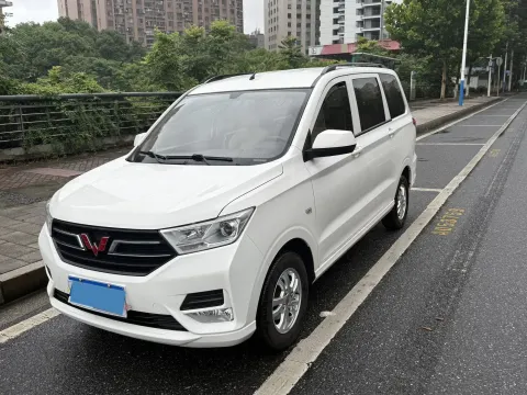 2021 WuLing RongGuang New Truck 1.5L 99HP L4 5MT,autocango,china used car exporter,china ev exporter,chinese used car exporter,chinese used ev exporter