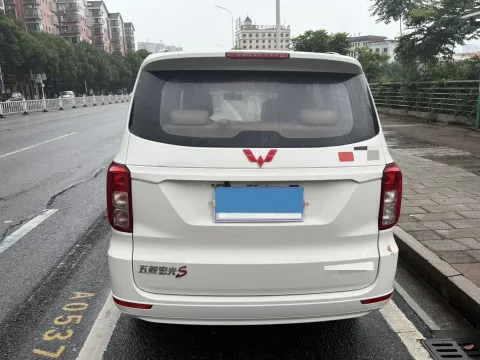 2021 WuLing RongGuang New Truck 1.5L 99HP L4 5MT,autocango,china used car exporter,china ev exporter,chinese used car exporter,chinese used ev exporter