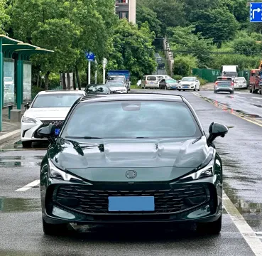 2025 MG 7 2.0T 261HP L4 9AT