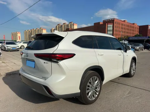 2026 Toyota Highlander 2.5L 189HP L4 E-CVT Hybrid