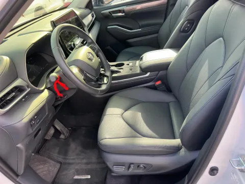 2026 Toyota Highlander 2.5L 189HP L4 E-CVT Hybrid