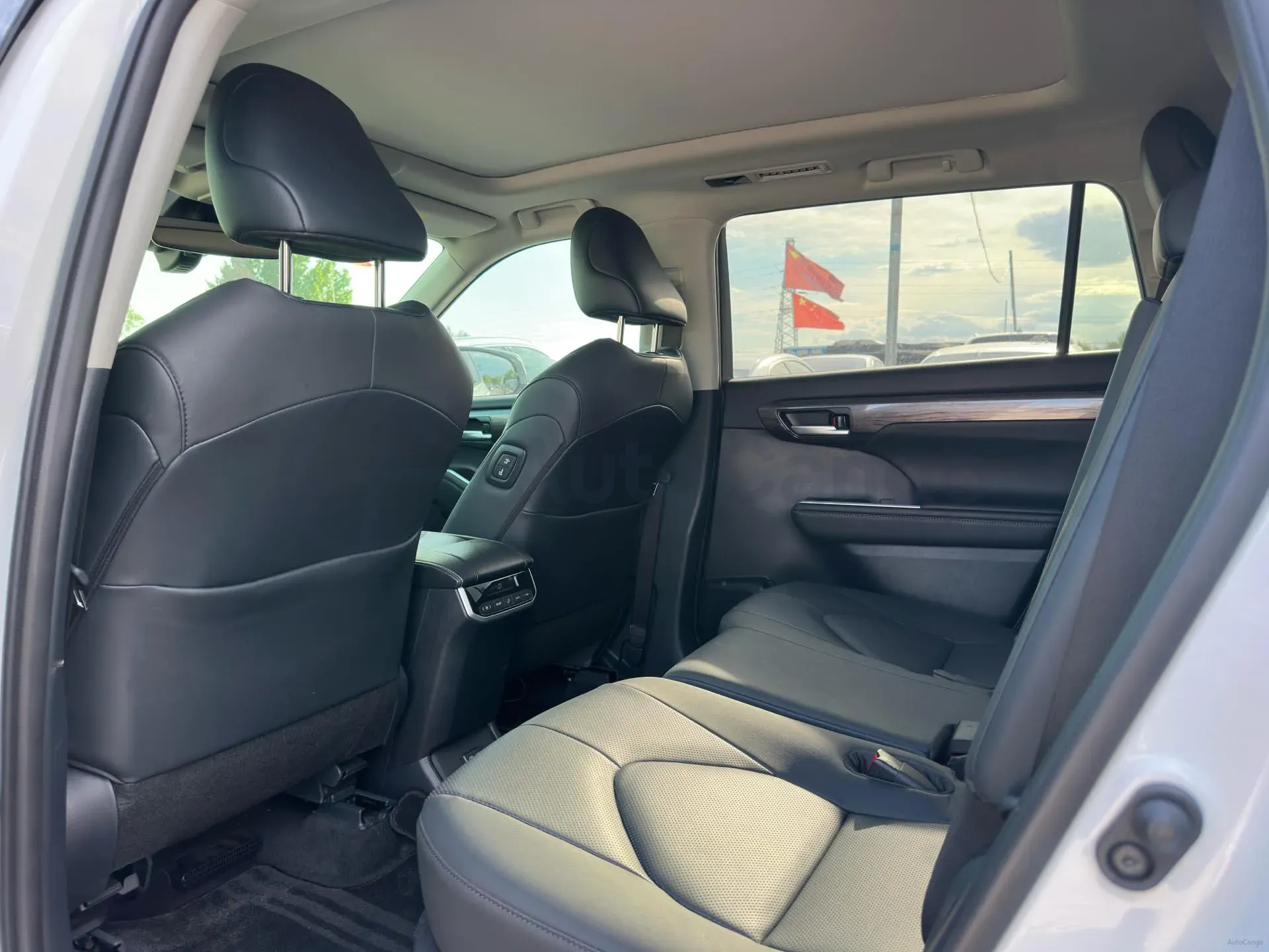 2026 Toyota Highlander 2.5L 189HP L4 E-CVT Hybrid,autocango,china used car exporter,china ev exporter,chinese used car exporter,chinese used ev exporter