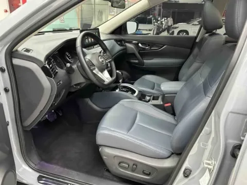 2025 Nissan X-Trail 2.0L 151HP L4 CVT