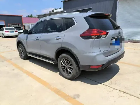2025 Nissan X-Trail 2.0L 151HP L4 CVT