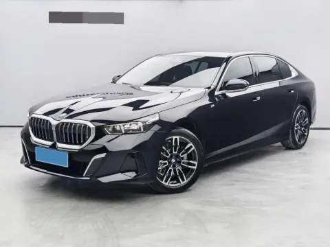 2024 BMW 5 SERIES,autocango,china used car exporter,china ev exporter,chinese used car exporter,chinese used ev exporter