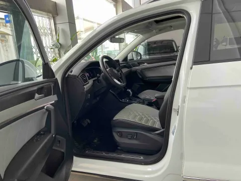 2024 Volkswagen Tayron 1.5T 160HP L4 7DCT,autocango,china used car exporter,china ev exporter,chinese used car exporter,chinese used ev exporter