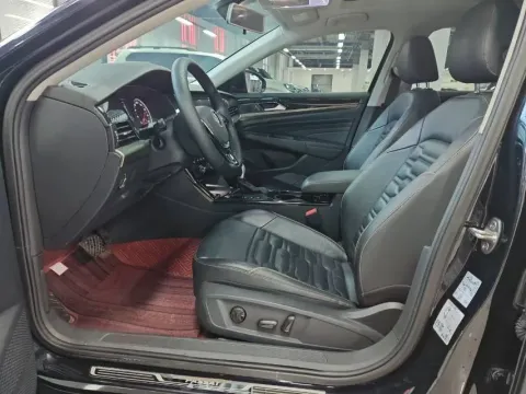 2019 Skoda Kodiak 2.0T 186HP L4 7DCT,autocango,china used car exporter,china ev exporter,chinese used car exporter,chinese used ev exporter