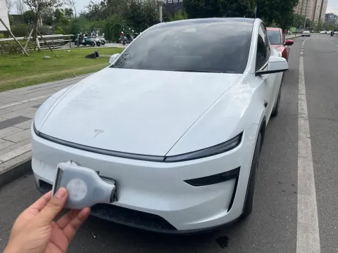 2025 TESLA MODEL Y,autocango,china used car exporter,china ev exporter,chinese used car exporter,chinese used ev exporter