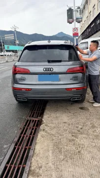 2023 Audi Q5L 2.0T 190HP L4 7DCT,autocango,china used car exporter,china ev exporter,chinese used car exporter,chinese used ev exporter