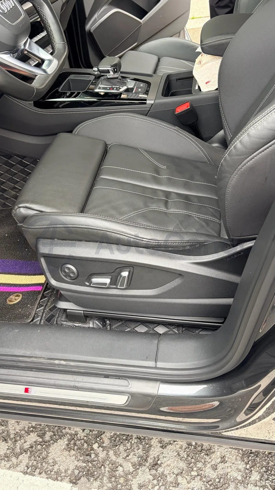 2023 Audi Q5L 2.0T 190HP L4 7DCT,autocango,china used car exporter,china ev exporter,chinese used car exporter,chinese used ev exporter