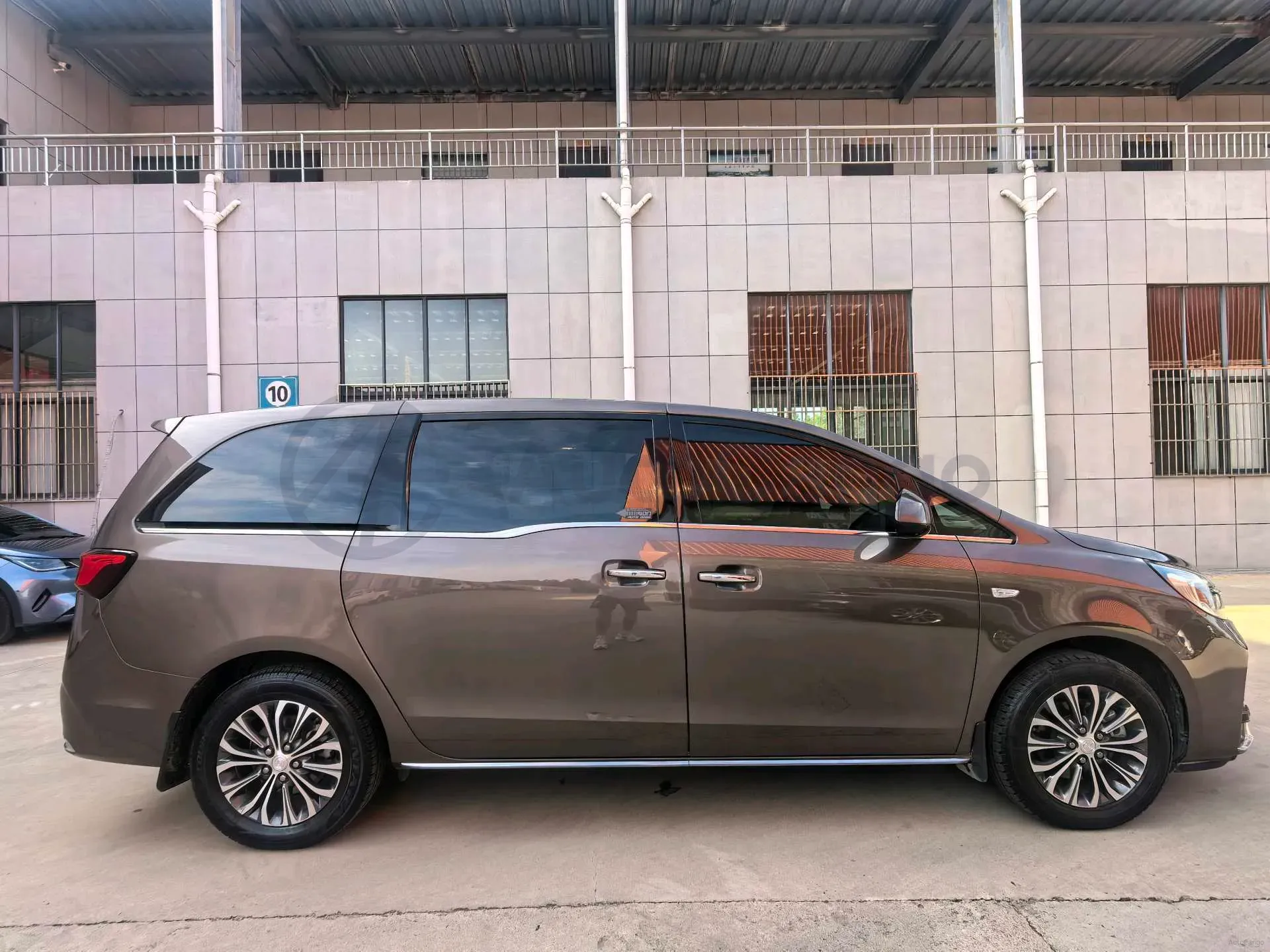 2023 Buick GL8 2.0T 237HP L4 9AT,autocango,china used car exporter,china ev exporter,chinese used car exporter,chinese used ev exporter