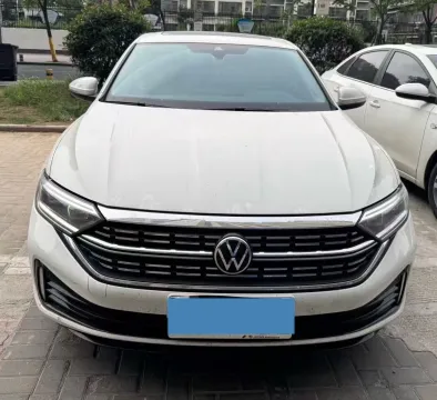 2023 Volkswagen Sagitar 1.5T 160HP L4 7DCT