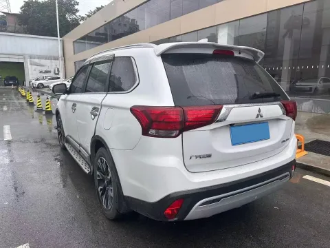 2019 Mitsubishi Outlander 2.0L 166HP L4 CVT
