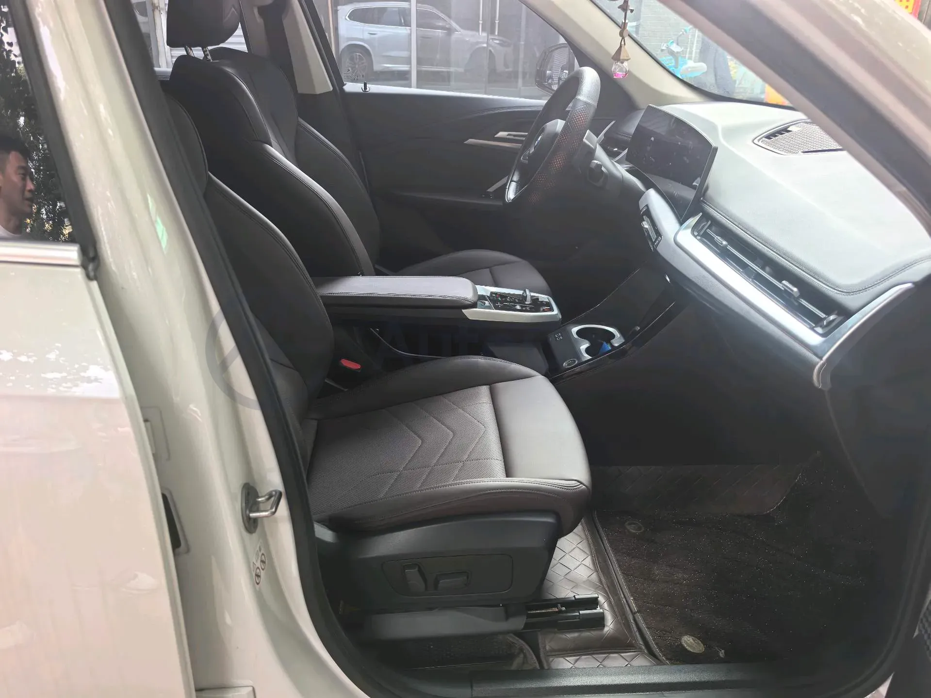 2023 BMW X1 2.0T 204HP L4 7DCT,autocango,china used car exporter,china ev exporter,chinese used car exporter,chinese used ev exporter