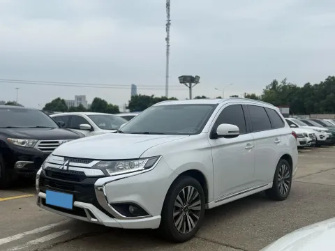 2021 MITSUBISHI OUTLANDER,autocango,china used car exporter,china ev exporter,chinese used car exporter,chinese used ev exporter
