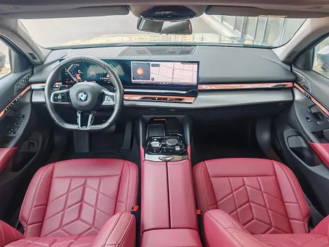 2024 BMW 5 Series 2.0T 258HP L4 8AT,autocango,china used car exporter,china ev exporter,chinese used car exporter,chinese used ev exporter