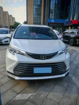 2026 Toyota Sienna 2.5L 189HP L4 E-CVT Hybrid