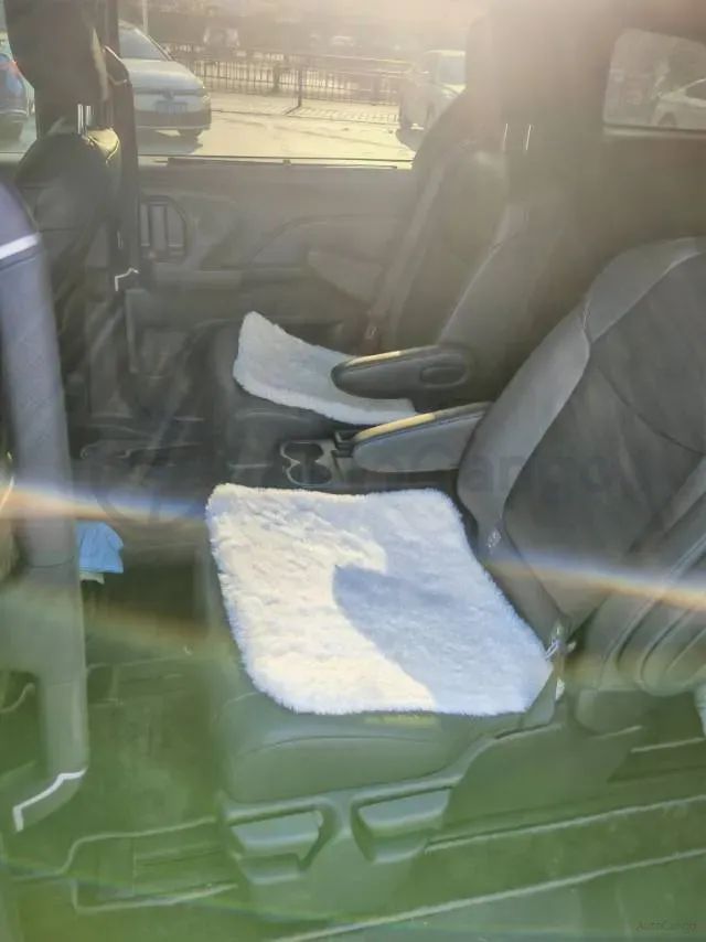 2026 Toyota Sienna 2.5L 189HP L4 E-CVT Hybrid,autocango,china used car exporter,china ev exporter,chinese used car exporter,chinese used ev exporter