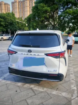 2026 Toyota Sienna 2.5L 189HP L4 E-CVT Hybrid