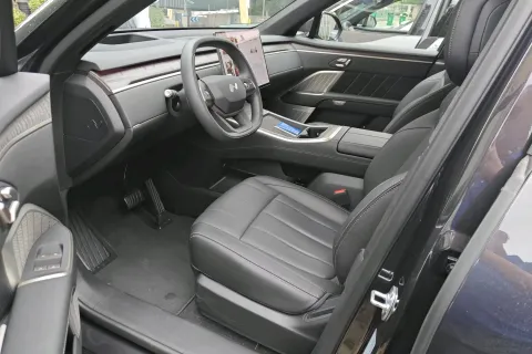 2025 ONVO L90 BEV
