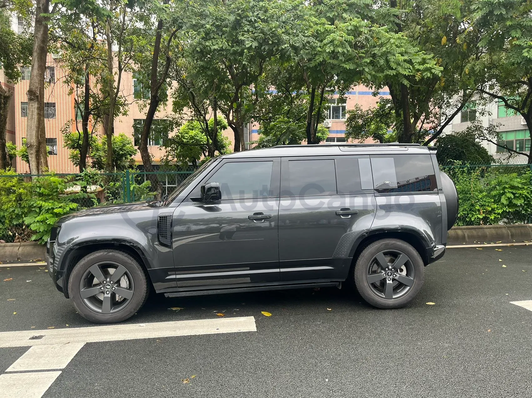 2024 Land Rover Defender 3.0T 400HP L6 8AT,autocango,china used car exporter,china ev exporter,chinese used car exporter,chinese used ev exporter