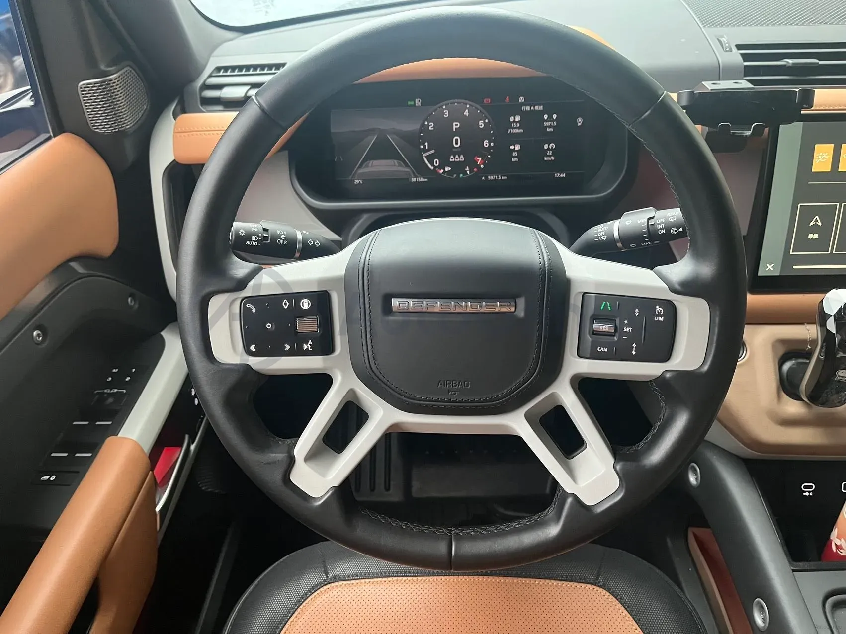 2024 Land Rover Defender 3.0T 400HP L6 8AT,autocango,china used car exporter,china ev exporter,chinese used car exporter,chinese used ev exporter