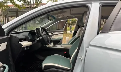 2022 Geely Emgrand L HiP 1.5T 181HP L4 3DHT PHEV 15.5KWH