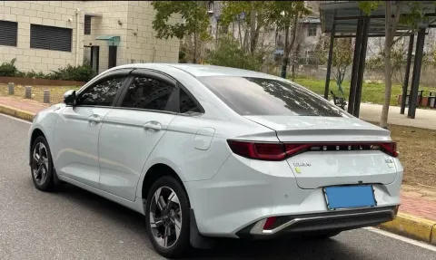 2022 Geely Emgrand L HiP 1.5T 181HP L4 3DHT PHEV 15.5KWH